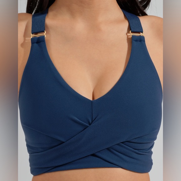 Buffbunny Collection Other - Buffbunny candy wrap sports bra in baked blue